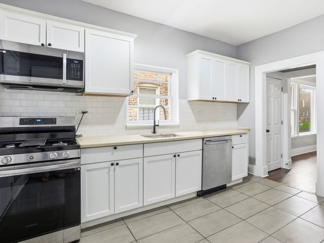 7815 S Emerald Avenue, Chicago, IL 60620
