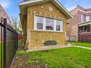 7815 S Emerald Avenue, Chicago, IL 60620