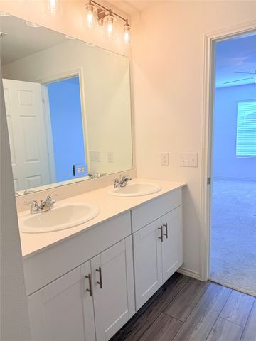 801 Shire Avenue, Haslet, TX 76052