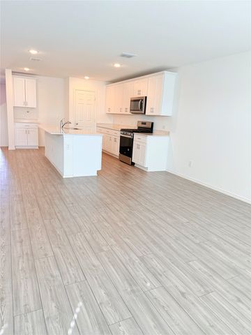 801 Shire Avenue, Haslet, TX 76052