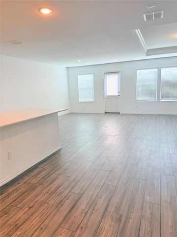 801 Shire Avenue, Haslet, TX 76052