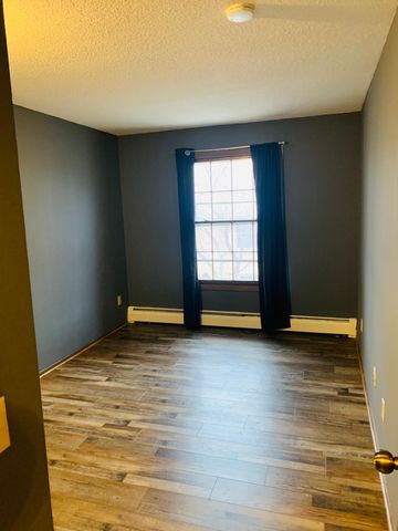 932 Westbrooke Way 8, Hopkins, MN 55343