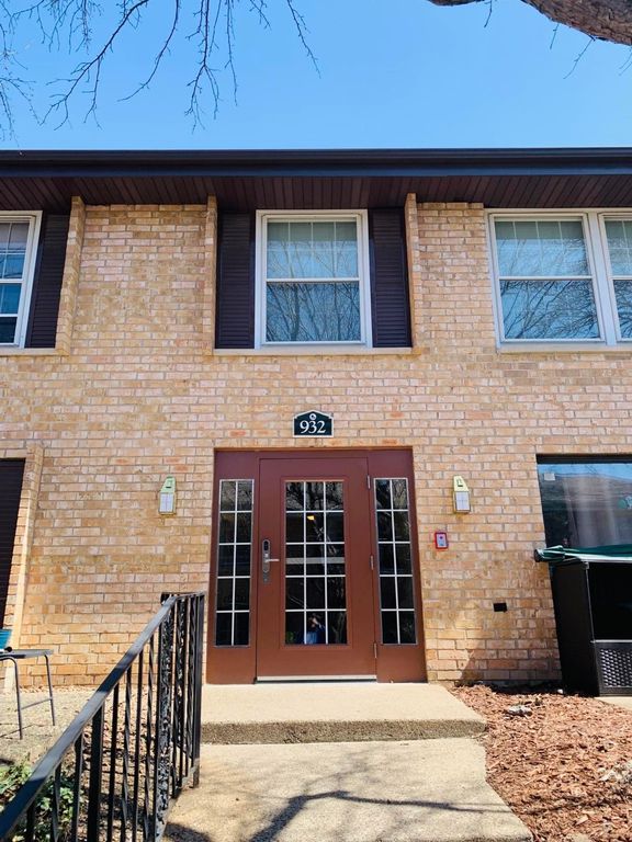 932 Westbrooke Way 8, Hopkins, MN 55343