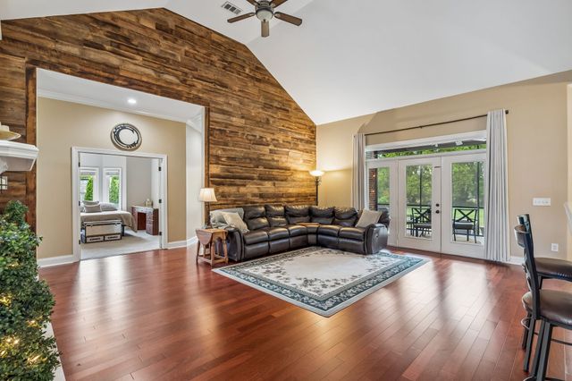 616 Ridgecrest Ln, Lebanon, TN 37087
