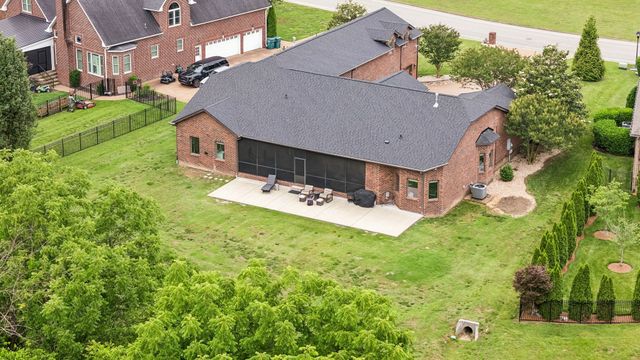 616 Ridgecrest Ln, Lebanon, TN 37087