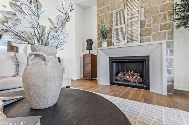 2805 GENESIS DR, Columbia, MO 65201