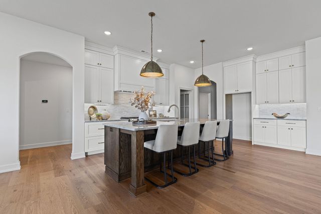 2805 GENESIS DR, Columbia, MO 65201