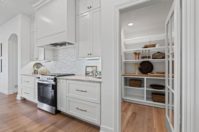 2805 GENESIS DR, Columbia, MO 65201