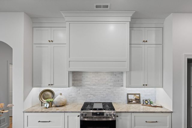 2805 GENESIS DR, Columbia, MO 65201