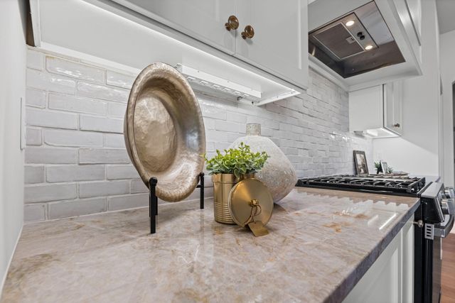 2805 GENESIS DR, Columbia, MO 65201