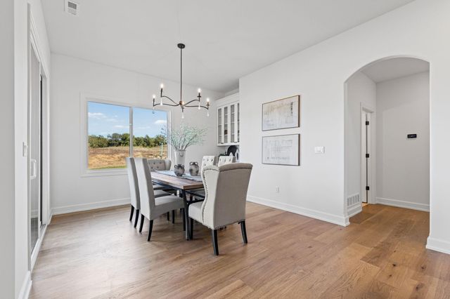 2805 GENESIS DR, Columbia, MO 65201