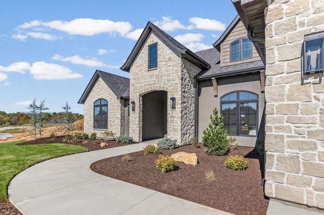 2805 GENESIS DR, Columbia, MO 65201