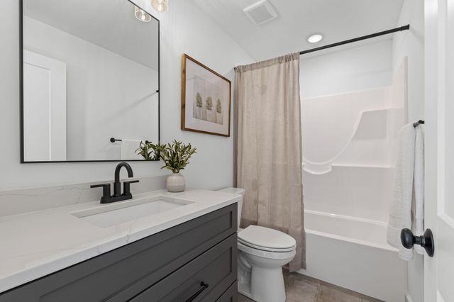 2805 GENESIS DR, Columbia, MO 65201