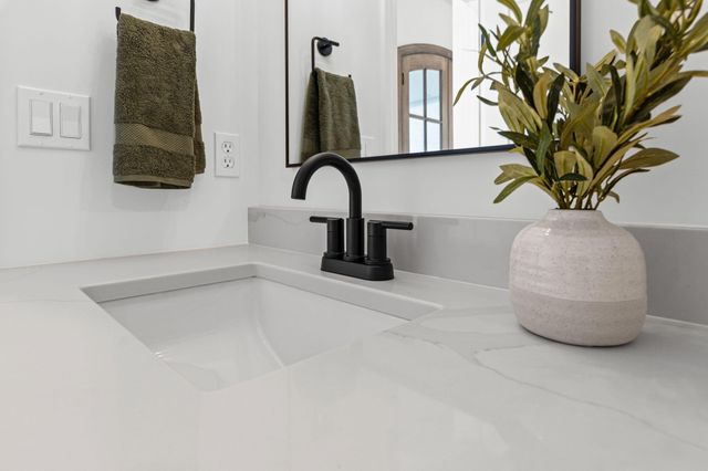 2805 GENESIS DR, Columbia, MO 65201