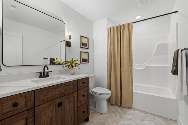 2805 GENESIS DR, Columbia, MO 65201