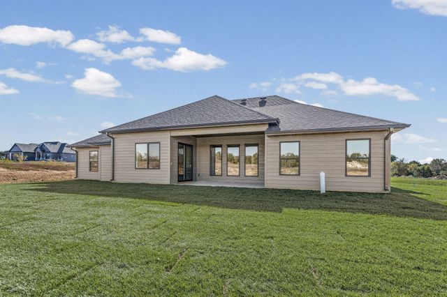 2805 GENESIS DR, Columbia, MO 65201