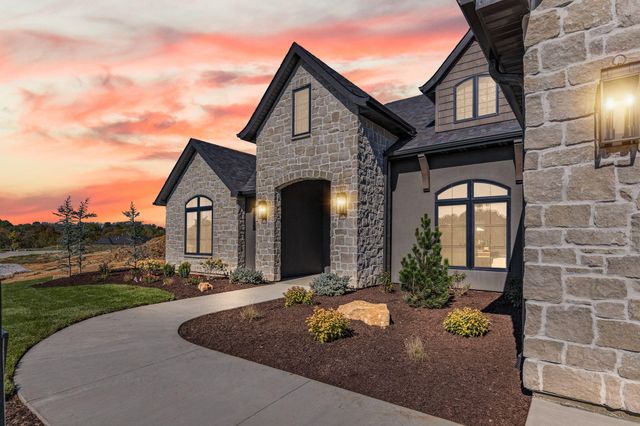 2805 GENESIS DR, Columbia, MO 65201