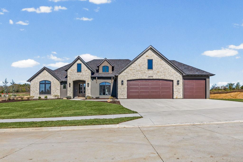 2805 GENESIS DR, Columbia, MO 65201