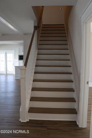 21 E Singing Avenue, Hampstead, NC 28443