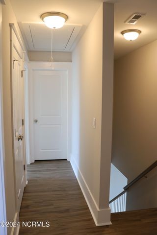 21 E Singing Avenue, Hampstead, NC 28443