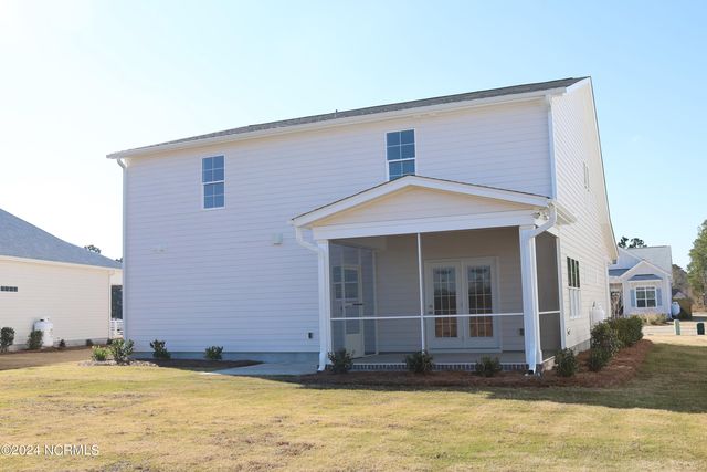 21 E Singing Avenue, Hampstead, NC 28443