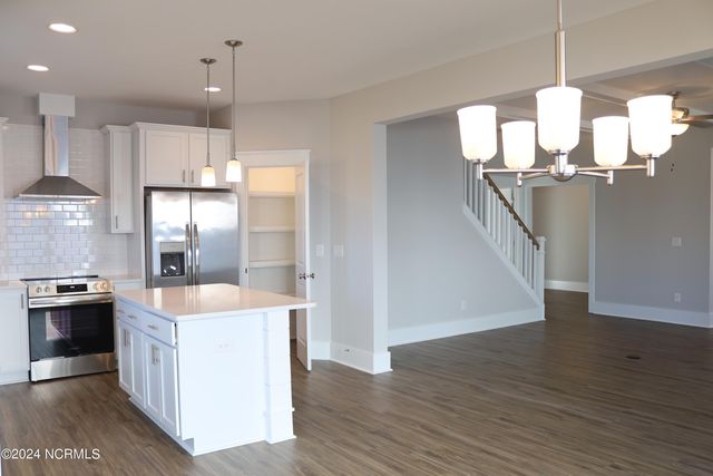 21 E Singing Avenue, Hampstead, NC 28443
