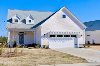 21 E Singing Avenue, Hampstead, NC 28443