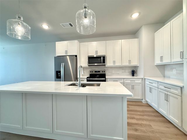 2219 Reserve Way Bldg 17-2219, Mansfield, TX 76063