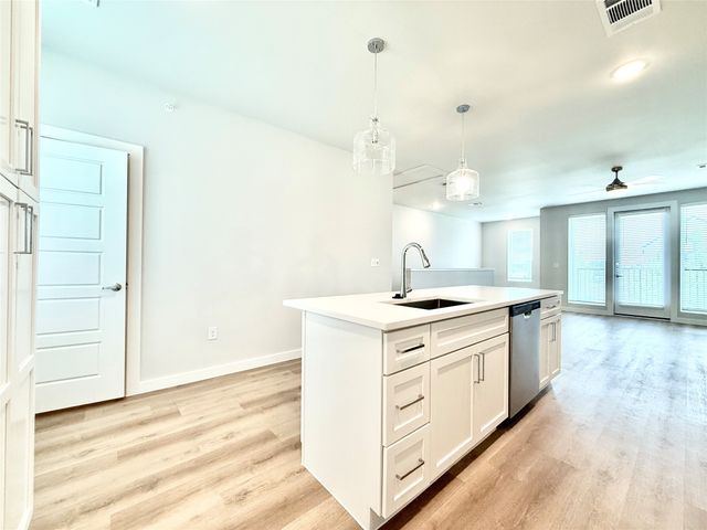 2219 Reserve Way Bldg 17-2219, Mansfield, TX 76063
