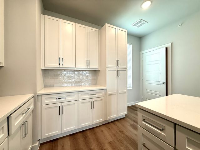 2219 Reserve Way Bldg 17-2219, Mansfield, TX 76063