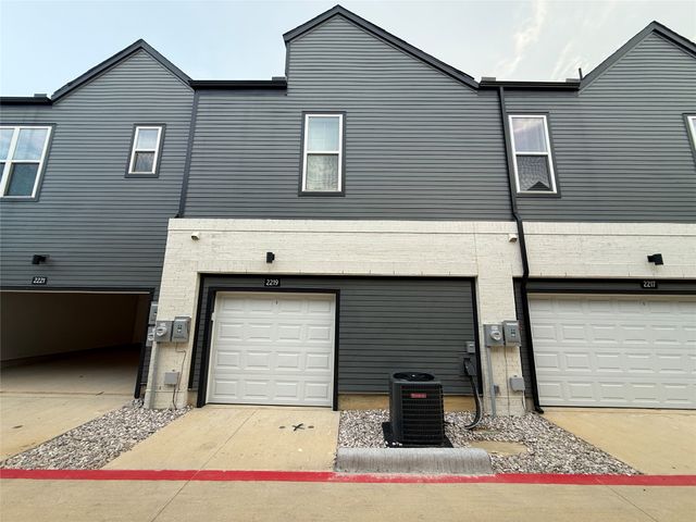 2219 Reserve Way Bldg 17-2219, Mansfield, TX 76063
