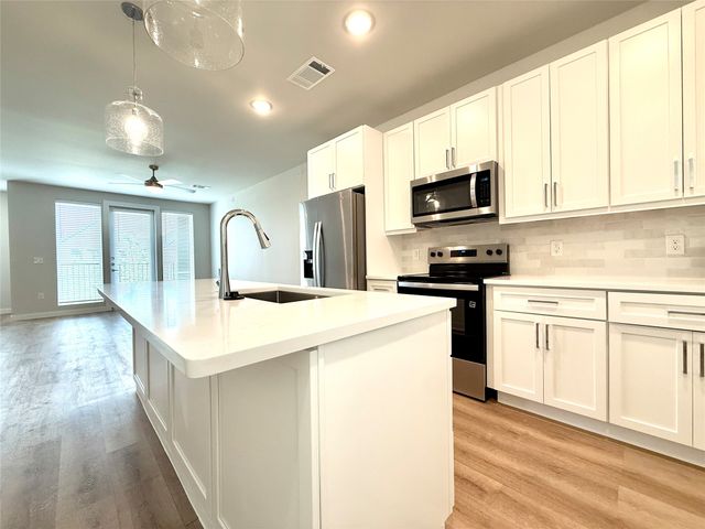2219 Reserve Way Bldg 17-2219, Mansfield, TX 76063