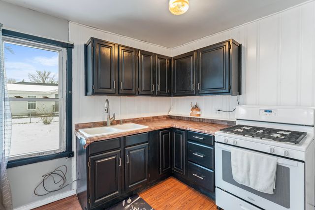 2715 Floyd Street, Lake Station, IN 46405