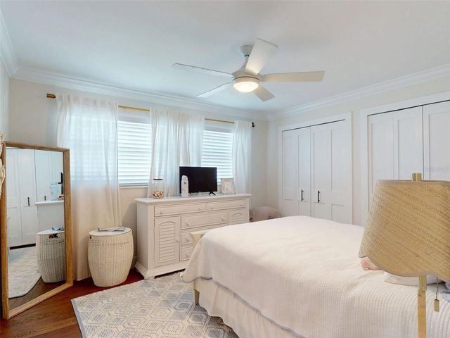 5218 VENETIAN BOULEVARD NE, St Petersburg, FL 33703