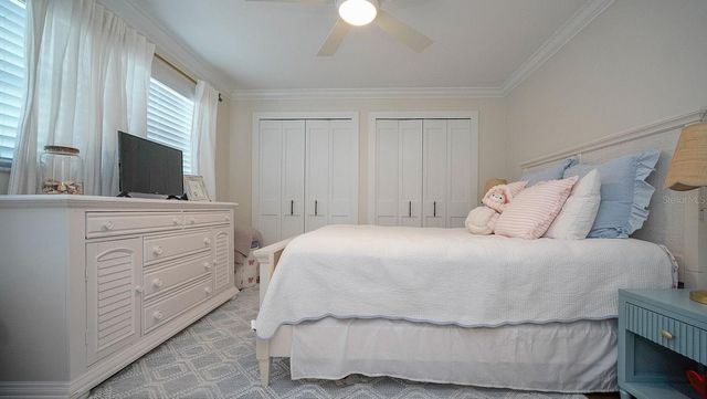5218 VENETIAN BOULEVARD NE, St Petersburg, FL 33703