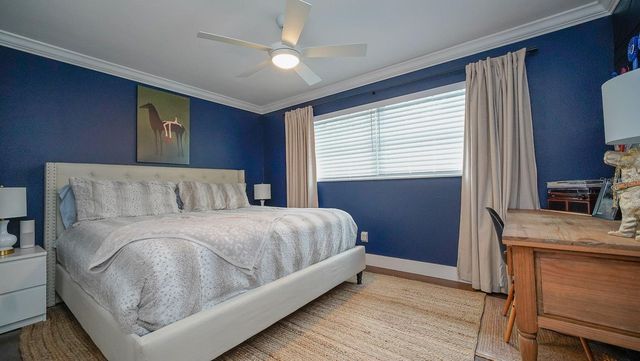 5218 VENETIAN BOULEVARD NE, St Petersburg, FL 33703