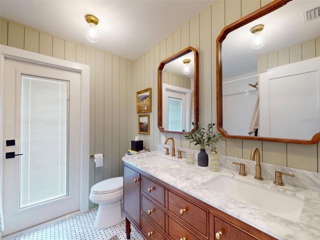 5218 VENETIAN BOULEVARD NE, St Petersburg, FL 33703