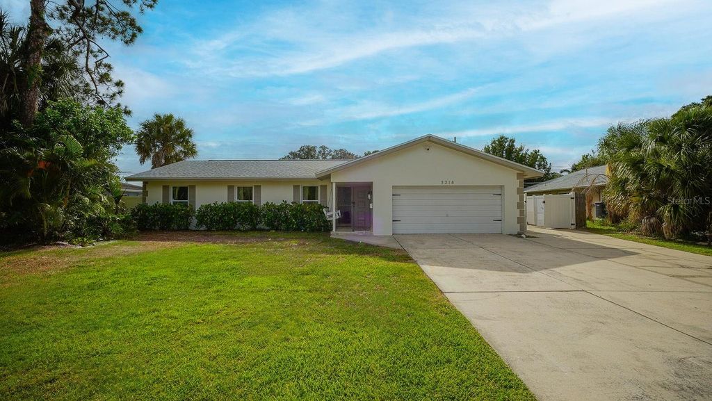 5218 VENETIAN BOULEVARD NE, St Petersburg, FL 33703