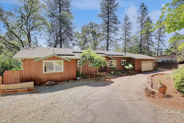12015 Alta Sierra Dr, Grass Valley, CA 95949