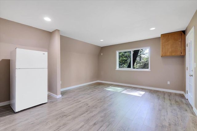 12015 Alta Sierra Dr, Grass Valley, CA 95949