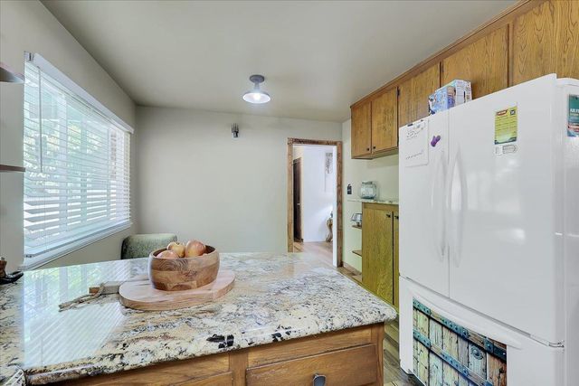 12015 Alta Sierra Dr, Grass Valley, CA 95949