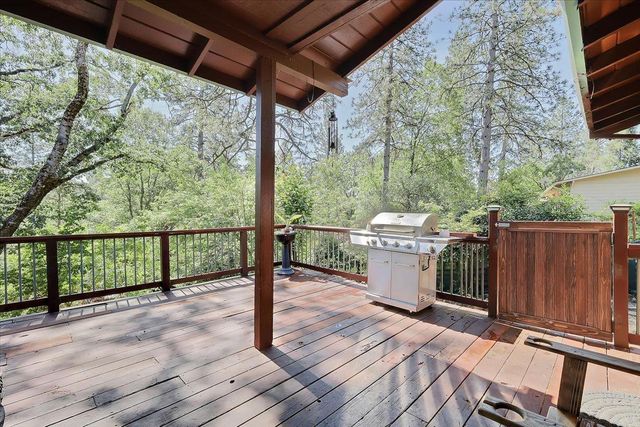 12015 Alta Sierra Dr, Grass Valley, CA 95949