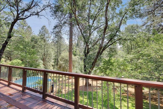 12015 Alta Sierra Dr, Grass Valley, CA 95949