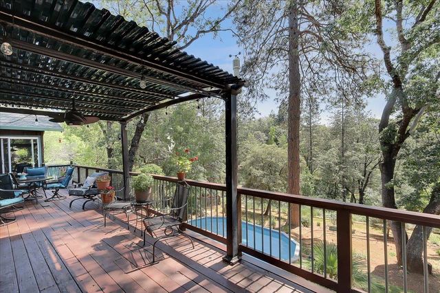 12015 Alta Sierra Dr, Grass Valley, CA 95949