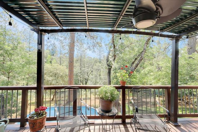 12015 Alta Sierra Dr, Grass Valley, CA 95949