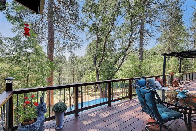 12015 Alta Sierra Dr, Grass Valley, CA 95949