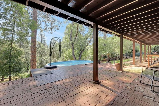 12015 Alta Sierra Dr, Grass Valley, CA 95949