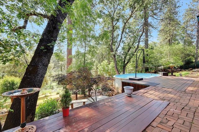 12015 Alta Sierra Dr, Grass Valley, CA 95949