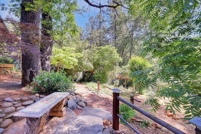 12015 Alta Sierra Dr, Grass Valley, CA 95949