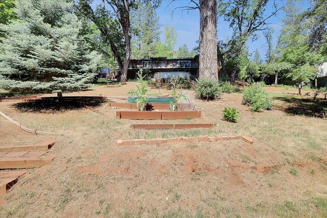 12015 Alta Sierra Dr, Grass Valley, CA 95949